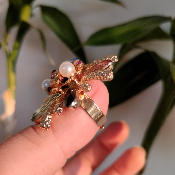 Rainbow Cocktail Daisy Ring - Picture 4 of 17